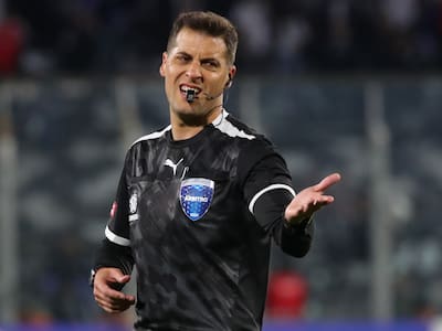 Dirigió el partido más polémico del fútbol chileno en 2025 y ahora será el árbitro de la U en Sudamericana