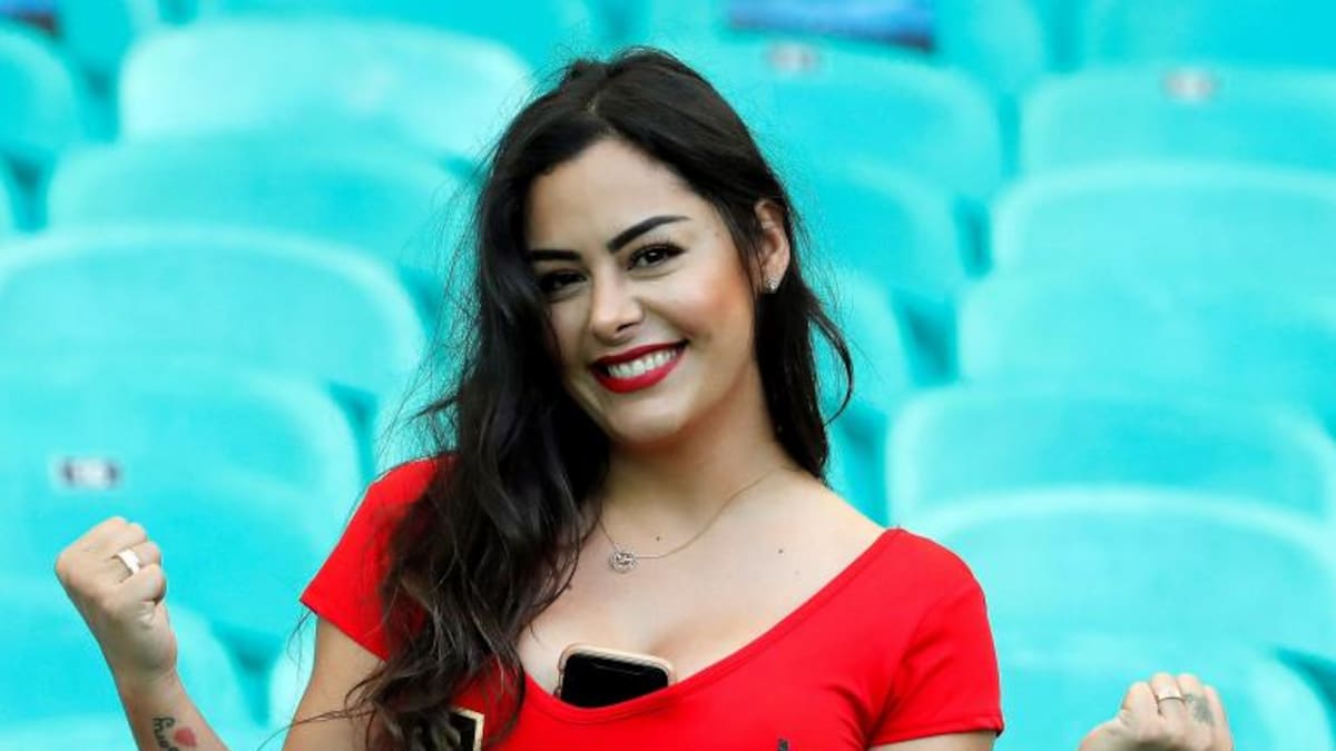 Hincha estelar: El show de la modelo Larissa Riquelme en duelo de Colombia ante Paraguay