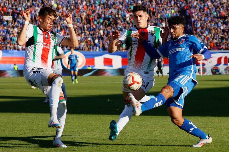 Devolvió la camiseta: el futbolista que sacó de quicio a Gustavo Álvarez en la U. Foto: Aton.