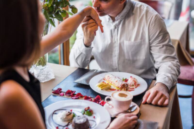 Vas a poder disfrutar con tu pareja en Santiago.
Créditos: Freepik.