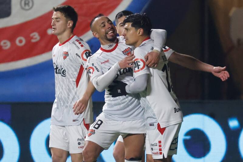 El defensa apareció en San Carlos de Apoquindo. Foto: Agencia ATON