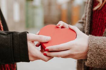 Si buscas qué regalar en San Valentín, visita la Feria del Amor de Ñuñoa