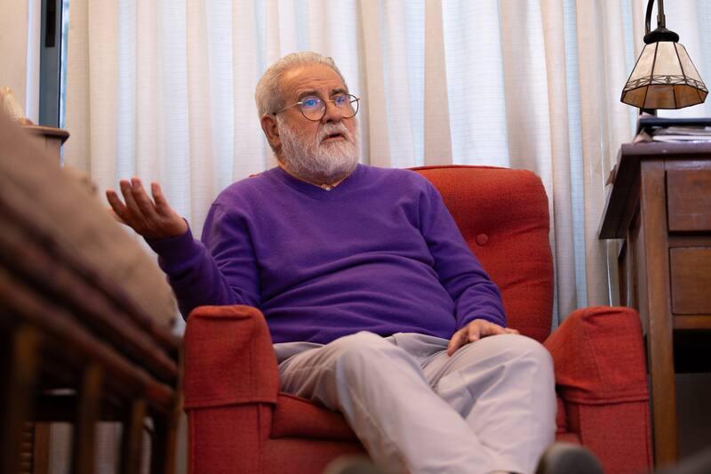 El psiquiatra sostiene que el hincha chileno despotrica y alega contra los dirigentes, pero que en el fondo sabe que nada puede hacer a nivel de la toma de decisiones.