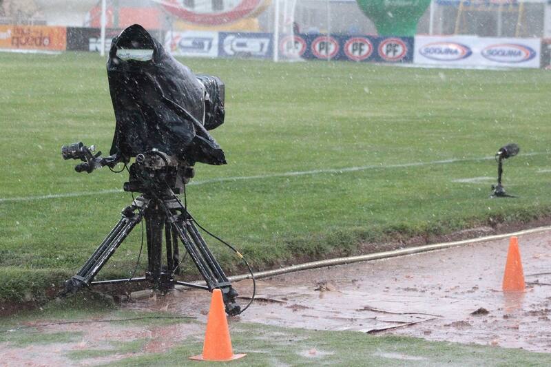 Lluvia fútbol chileno