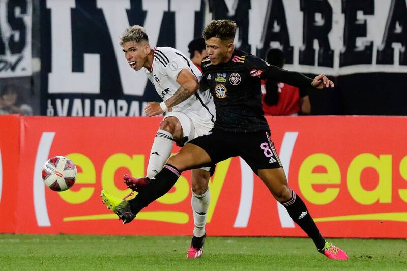 se despide del fútbol chileno por duro castigo.