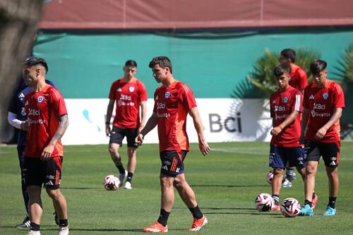 Por culpa de Joe Biden: el insólito retraso que sufrió La Roja en Perú