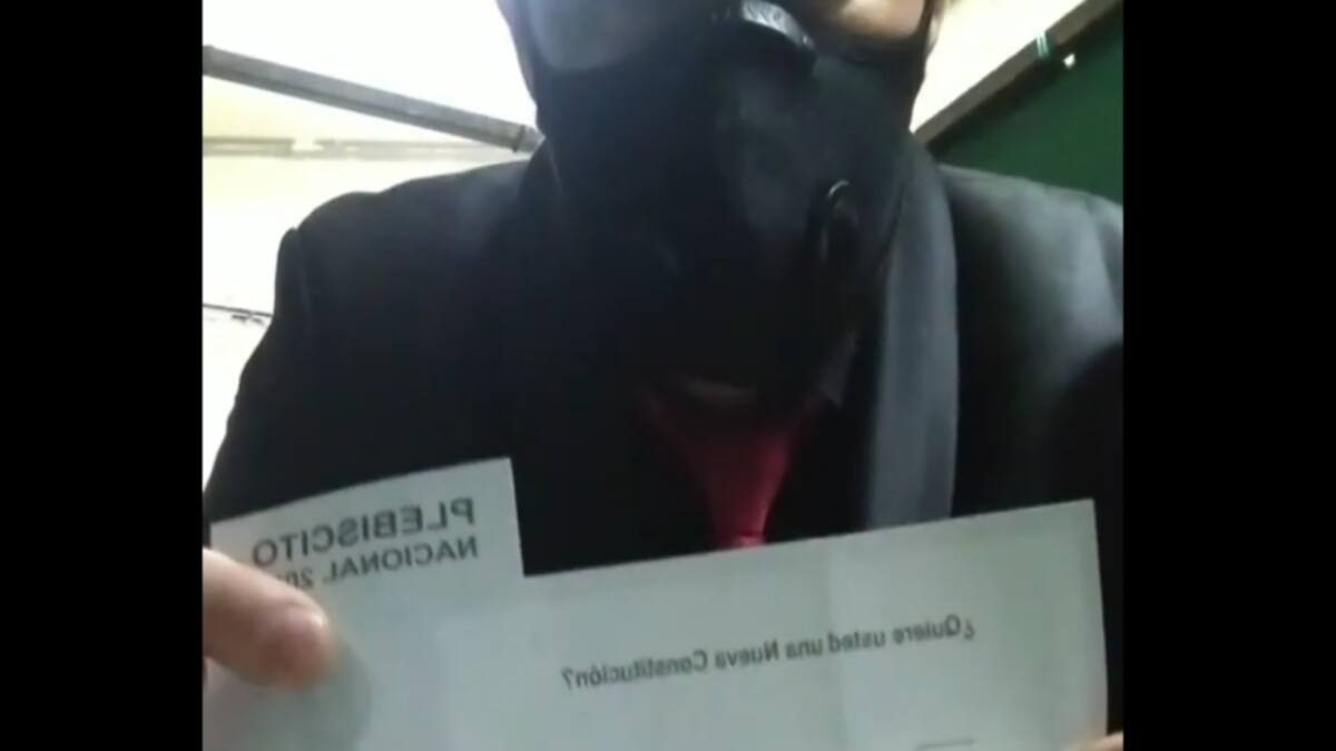 Usted no lo haga: Junior Playboy subió video bailando con su voto dentro de la cámara secreta
