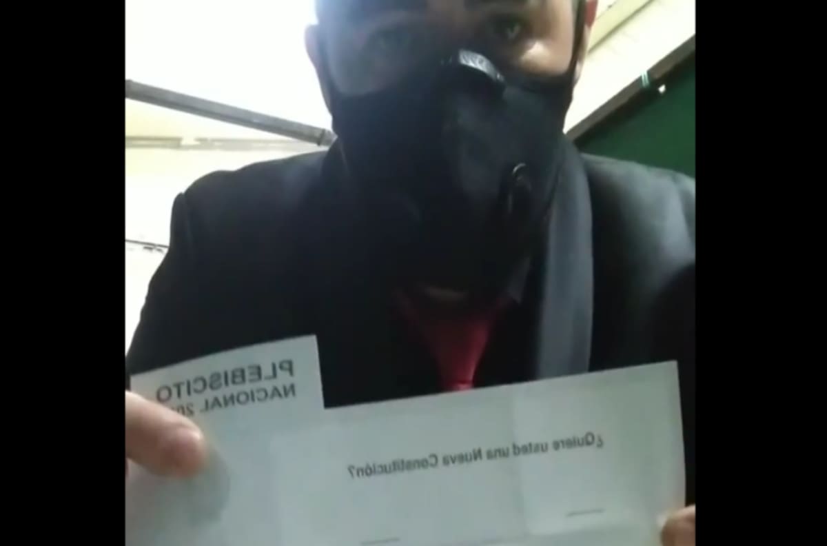 Usted no lo haga: Junior Playboy subió video bailando con su voto dentro de la cámara secreta