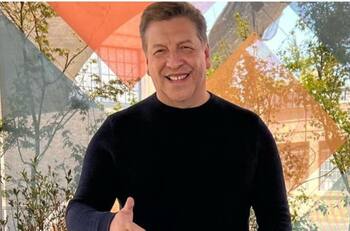 "Escuchando cumbia y entrando en onda" : Julio César Rodríguez muestra el animado ambiente previo al inicio del matinal