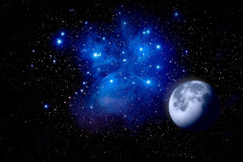 Revisa cuándo ver las Pléyades junto a la Luna.
