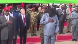 VIDEO | Detienen a periodistas por grabar al presidente de Sudán del Sur orinándose durante un acto público