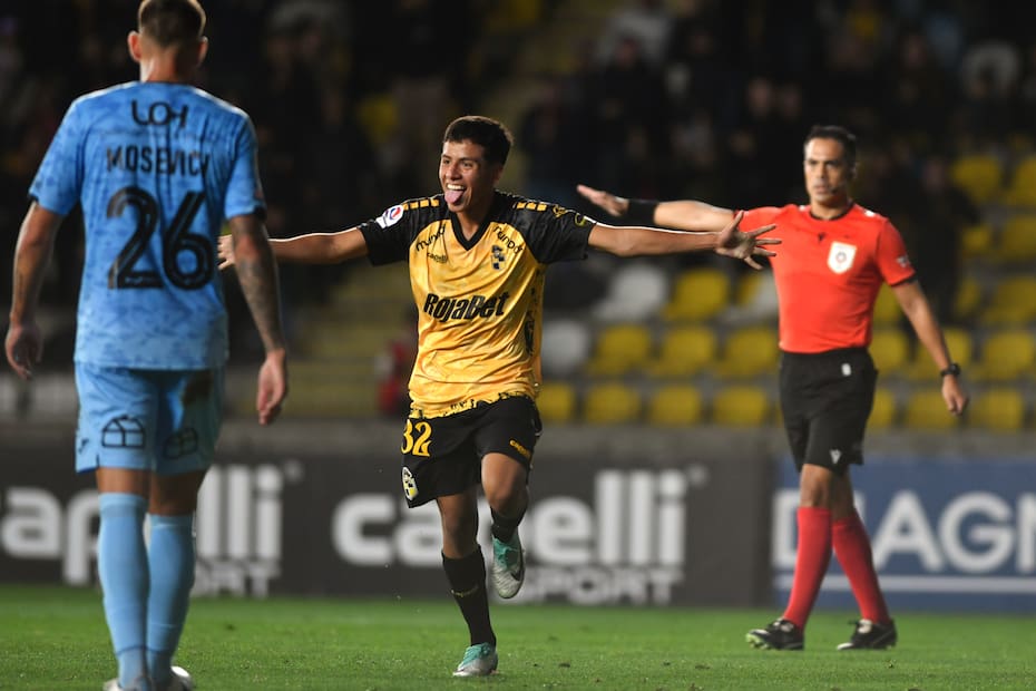 El DT Esteban González lo eligió como el Sub-21 de Coquimbo Unido. /Photosport