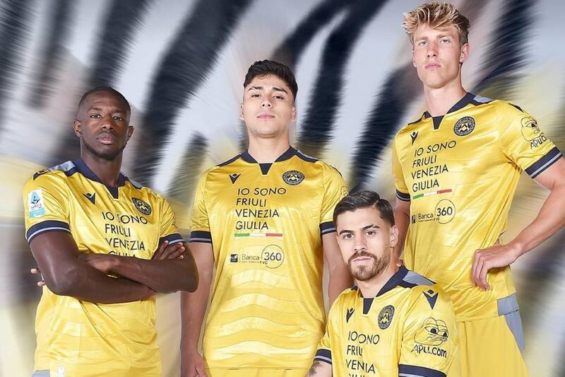 Damián Pizarro fue el modelo de la nueva camiseta del Udinese.
