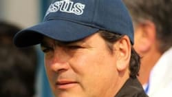 “Yo era 10, pero un día no llegó el lateral izquierdo, me llamó don Leonel Sánchez y me hizo jugar ahí. Nunca más dejé el puesto”