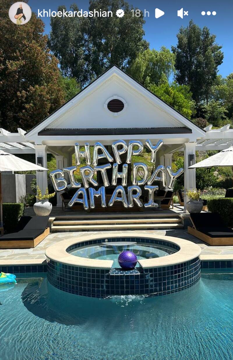 La familia se divirtió con una fiesta en la piscina para Amari