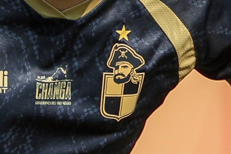 Estrenó su camiseta con una estrella sobre el escudo tras ser campeón. Foto: Felipe Escobedo.