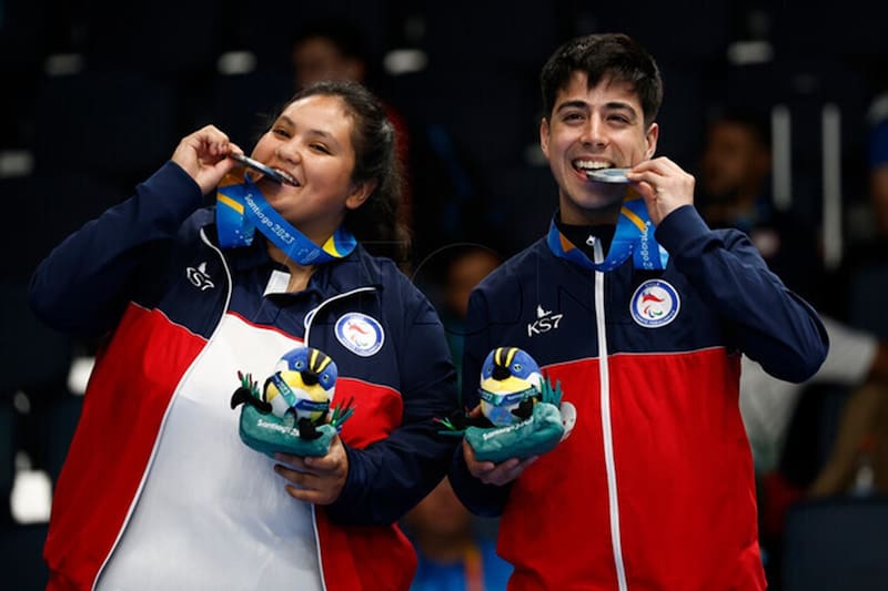 premiación medalla de oro dobles mixtos Juegos Parapanamericanos 2023.