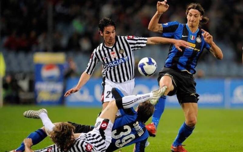 El ex compañero de Alexis en Udine se refirió al posible regreso del chileno al club. Créditos: @gaetanodagostino82.