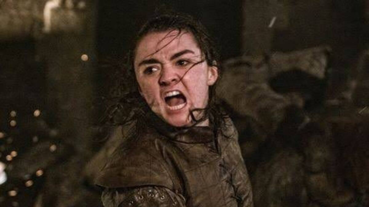 La radical transformación de Maisie Williams para la miniserie de los Sex Pistols