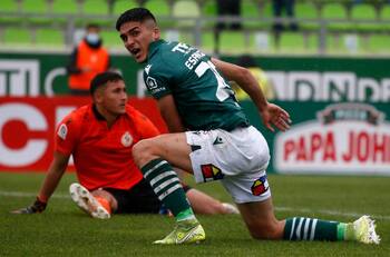 Se volteó la tortilla: jugador de Wanderers que simuló ante la UC fue citado a dar explicaciones al Tribunal de Disciplina