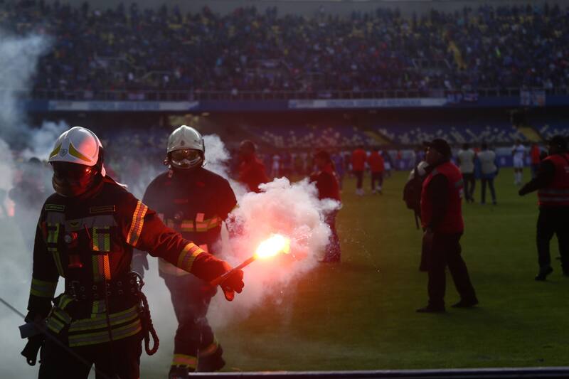 Los incidentes fueron protagonistas de la edición 196 del Clásico Universitario. Foto: Aton