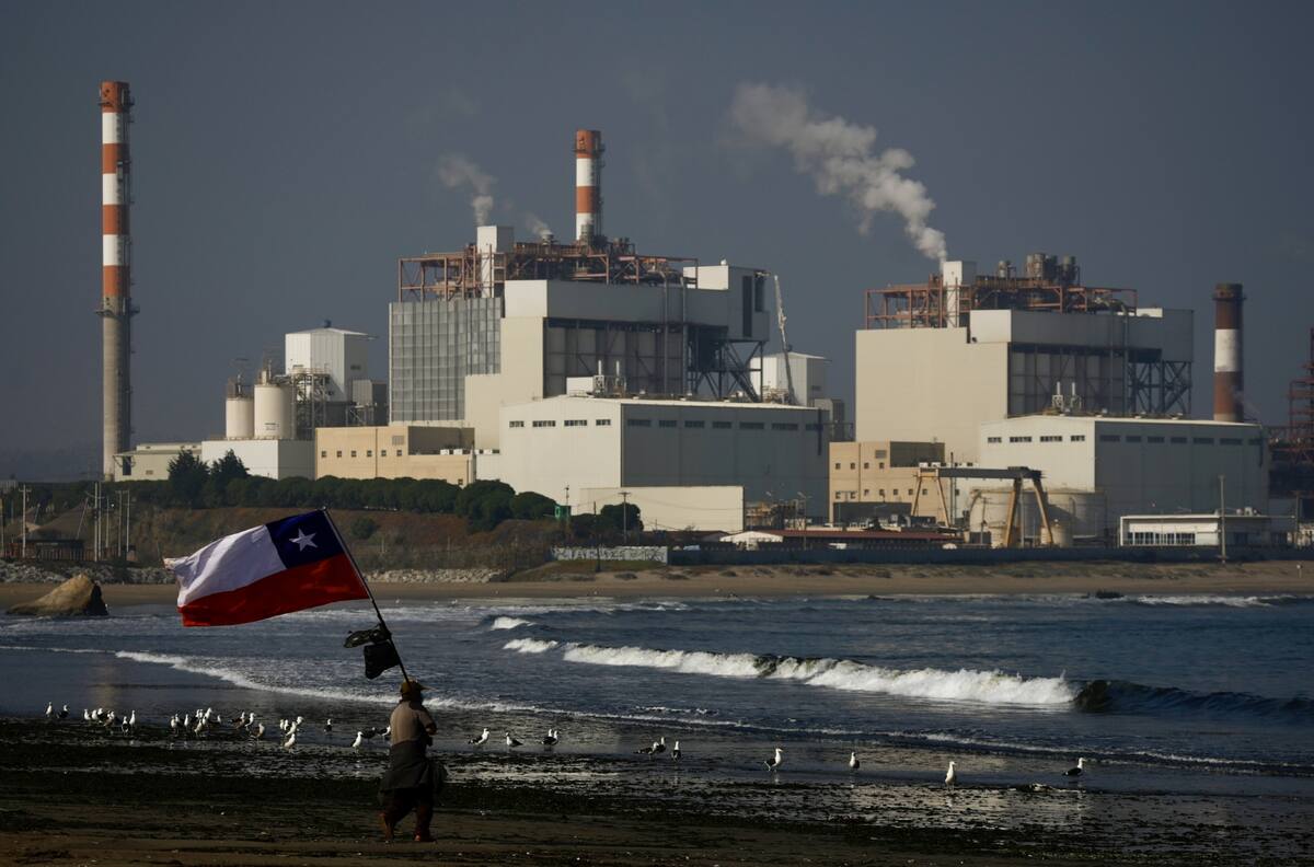 Evacúan jardín infantil en Quintero por presencia de sulfuro de hidrógeno en concentración
