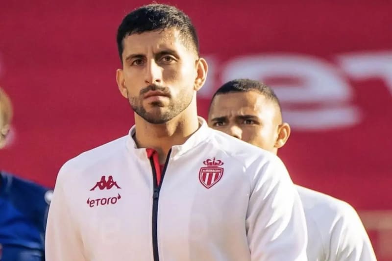 estuvo todo el partido contra La Roma en el banco de suplentes. Foto: instagram