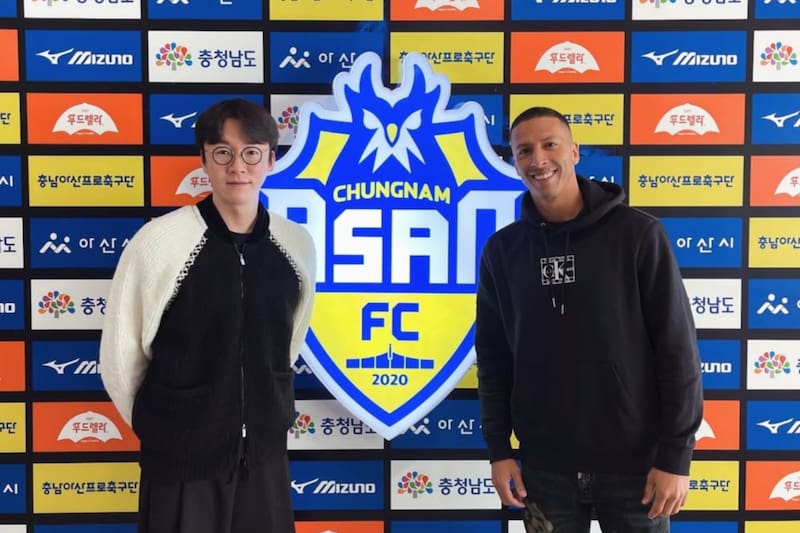 El ex Everton, en su presentación en Corea del Sur.