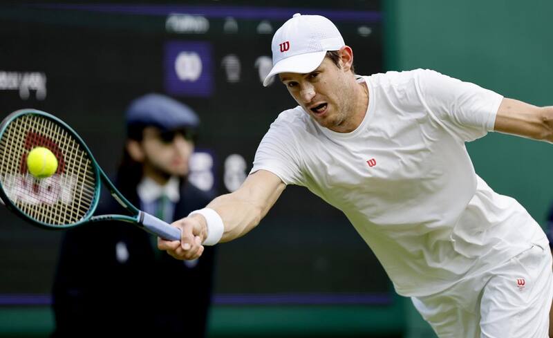 Nicolás Jarry cayó ante Denis Shapovalov. Foto: EFE.