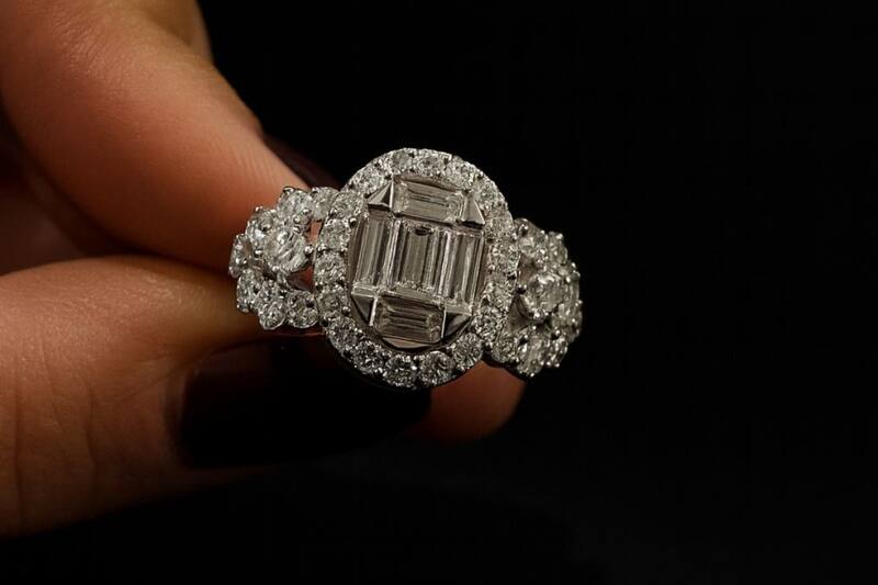 El precioso y único anillo que se llevó Inna Moll.