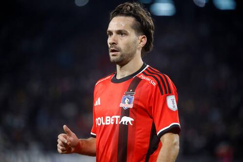 El volante argentino de Colo Colo Agustín Bouzat finaliza su contrato a fin de temporada. Foto: Aton.