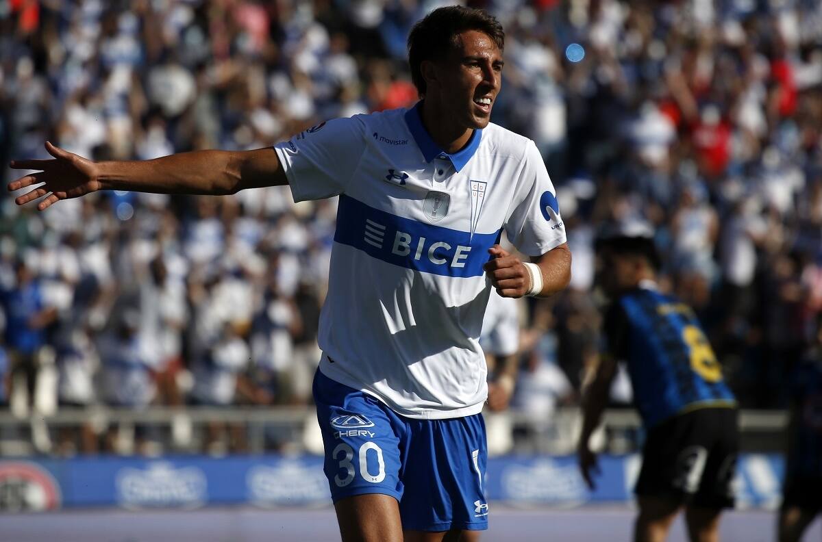 Un "Cruzado" más: Jorge "Polo" Quinteros pidió la camiseta de Diego Valencia y el delantero de la UC se la prometió