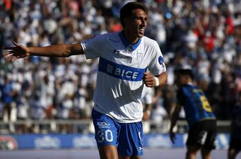 Un "Cruzado" más: Jorge "Polo" Quinteros pidió la camiseta de Diego Valencia y el delantero de la UC se la prometió