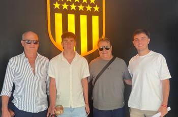 Era una de las joyas de la U y se fue con polémica de Chile: el vuelco que tuvo la carrera de Marco Oroná