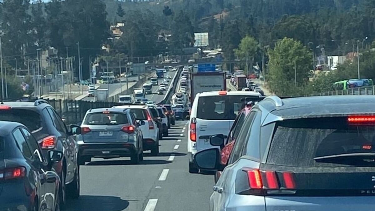 Camioneros bloquearon Ruta 68 en protesta: se registra kilométrico taco en dirección a Valparaíso