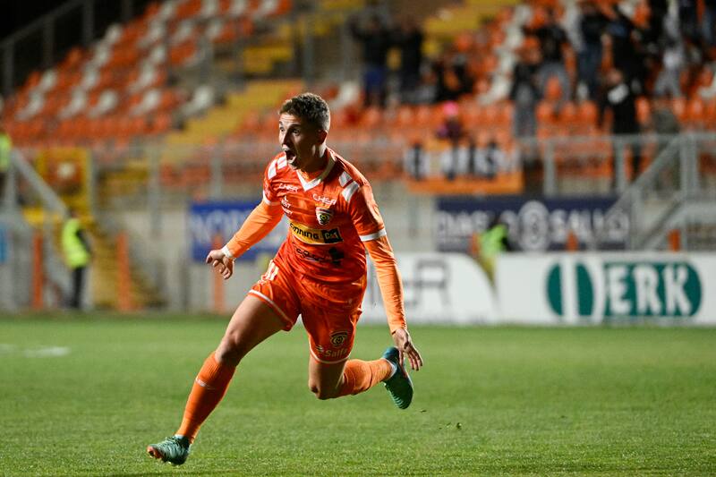 y dio dos asistencias en la remontada de Cobreloa ante Palestino. (Foto: Aton)