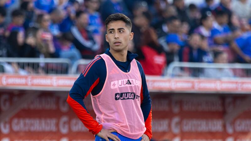 Titular para Gareca en La Roja pero suplente en la U: los números de Lucas Assadi este 2025