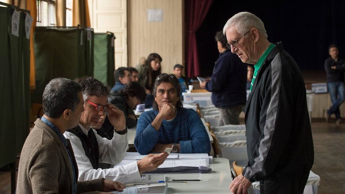 Plebiscito 2020: Vocales de mesa sólo tienen tres días para excusarse del proceso