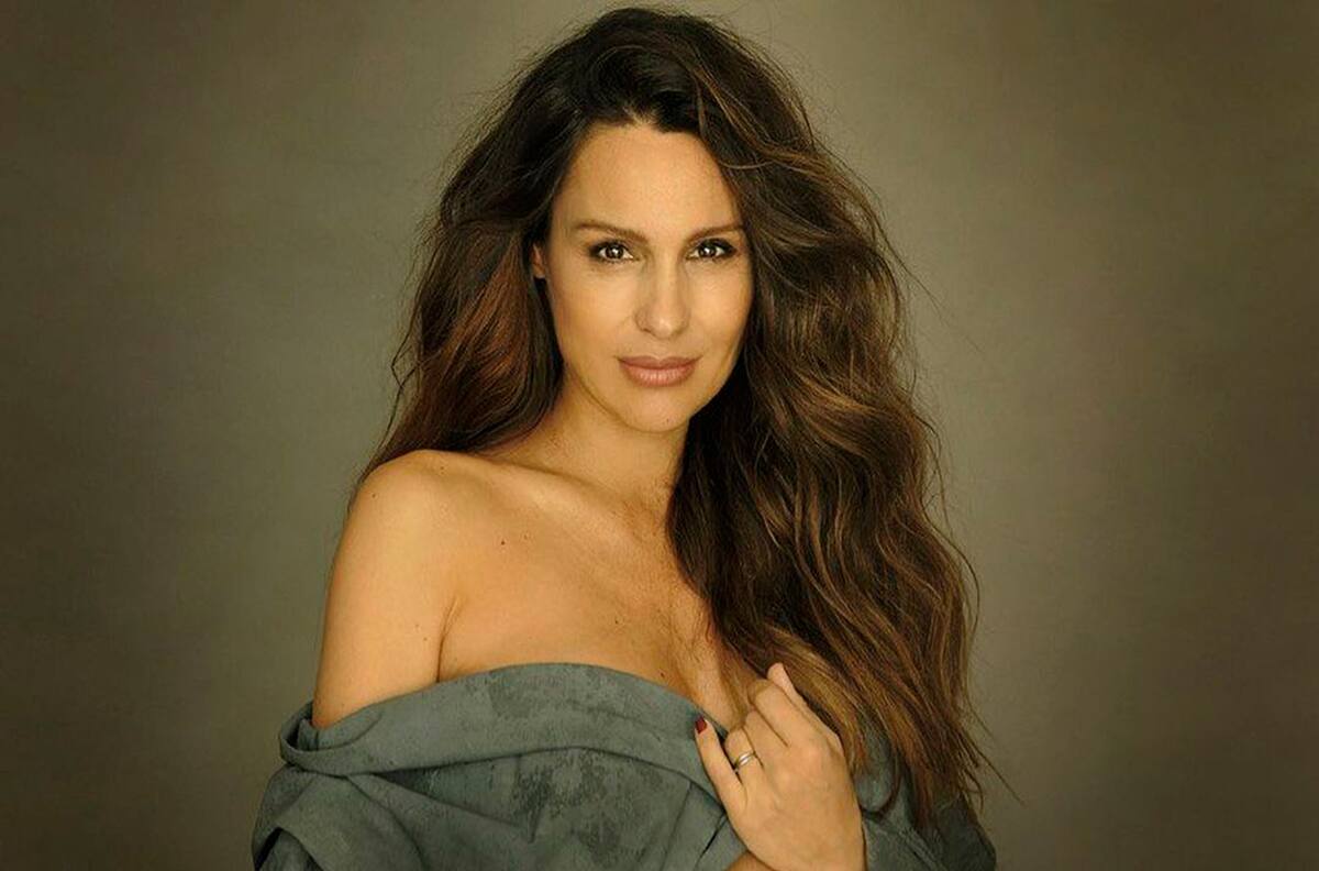 Pampita Ardohain se lució en elegante sesión fotográfica con ocho meses de embarazo