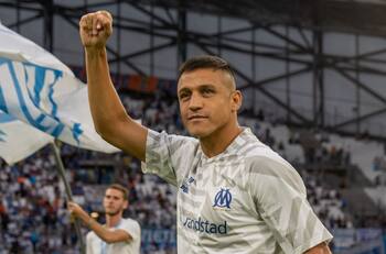 No paran los elogios a Alexis Sánchez: L'Equipe llenó de alabanzas al "Niño Maravilla" y le dio un gran premio