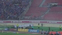 VIDEO | Volaron rejas y hubo enfrentamientos: los desmanes que se generaron en el inicio del partido de la U