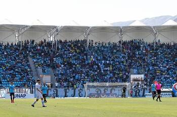 Iquique superó a Santiago Wanderers en la cima: así quedó la tabla de los equipos que más público llevan en Primera B