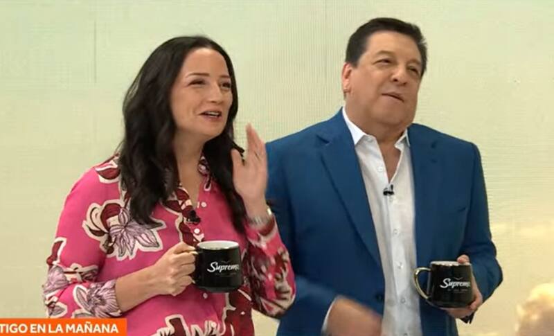 se tomó con humor las bromas de sus compañeros. Créditos: Captura CHV