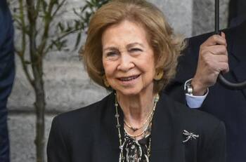 La reina Sofía se mantiene hospitalizada y con delicado estado de salud