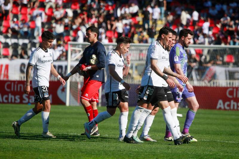 Colo Colo se fue derrotado del Estadio Fiscal de Talca. Foto: Agencia Aton.
