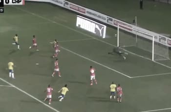 VIDEO | Atento, Córdova: no es considerado en La Roja y se mandó este golazo en Sudáfrica