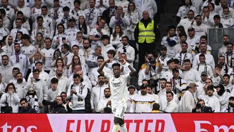 La férrea defensa del DT del Real Madrid a Vinícius Jr. tras las pifias del Bernabéu: “Voy a exigir que...”