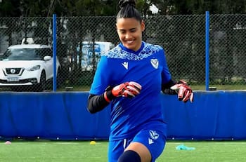Otro golpe de la súper U de Conce 2026: ahora fichó a la arquera titular de Vélez Sársfield