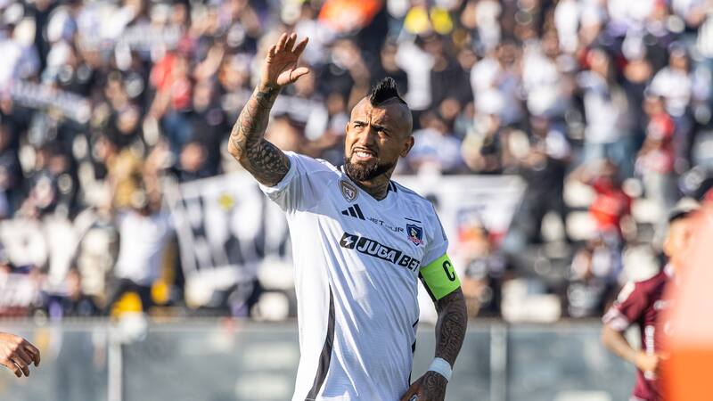 Arturo Vidal manda mensaje de apoyo a la U tras escándalo ante Independiente
