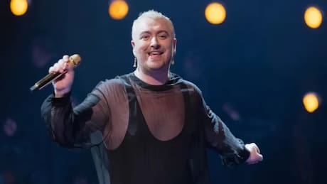 Sam Smith sorprendió al usar la polera de la Selección Chilena de Fútbol